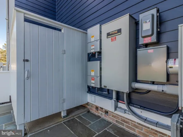 $1,799,000 | 30859 Edgewater Drive, Lewes, DE 19958