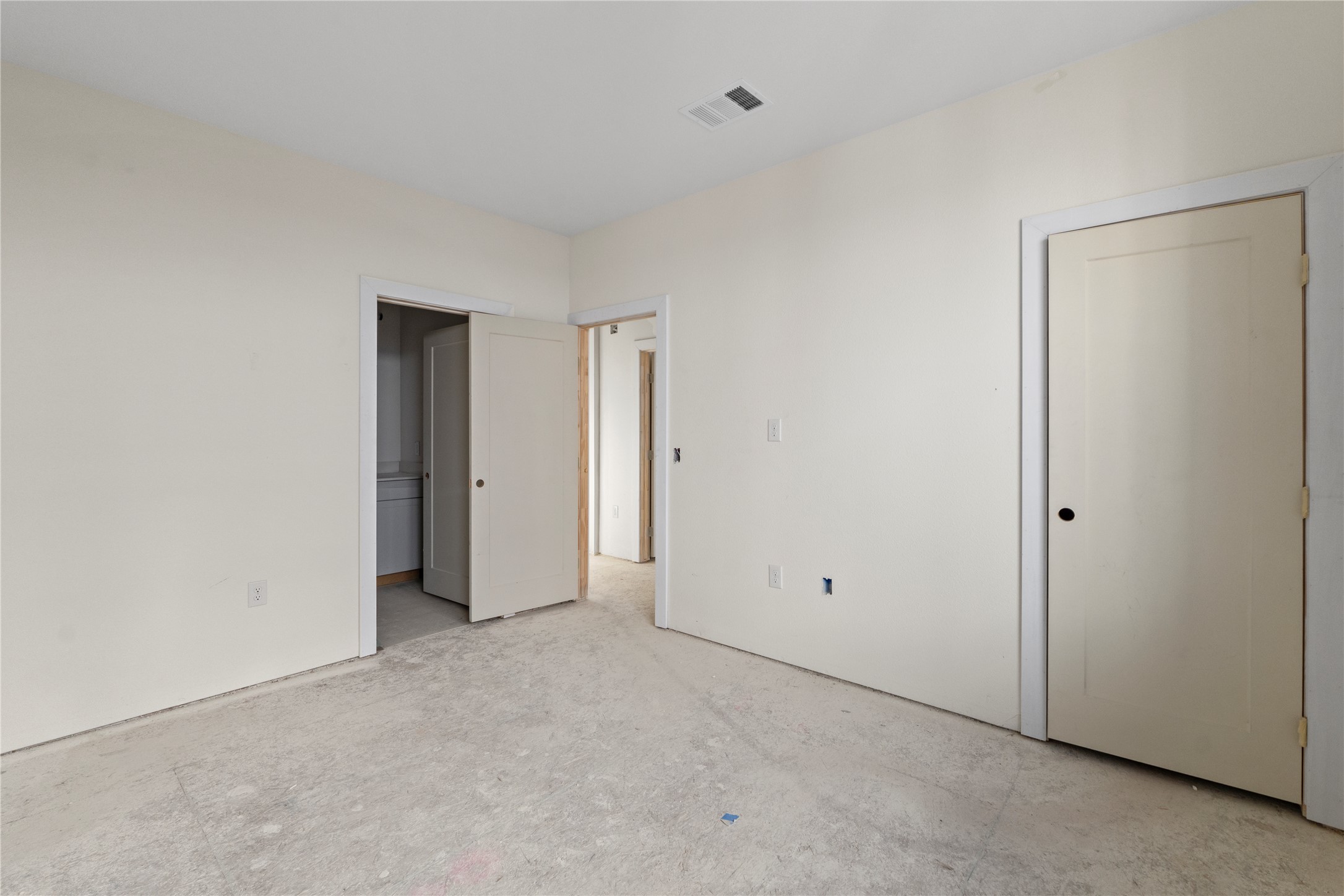 1180 Lott Avenue Austin, TX 78721 - Photo 9 of 40 Unfurnished bedroom with ensuite bath