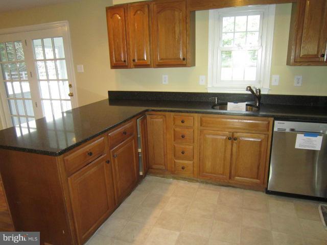 7940 Bennett Branch Road Mount Airy, MD 21771 - Photo 4 of 25 Kitchen