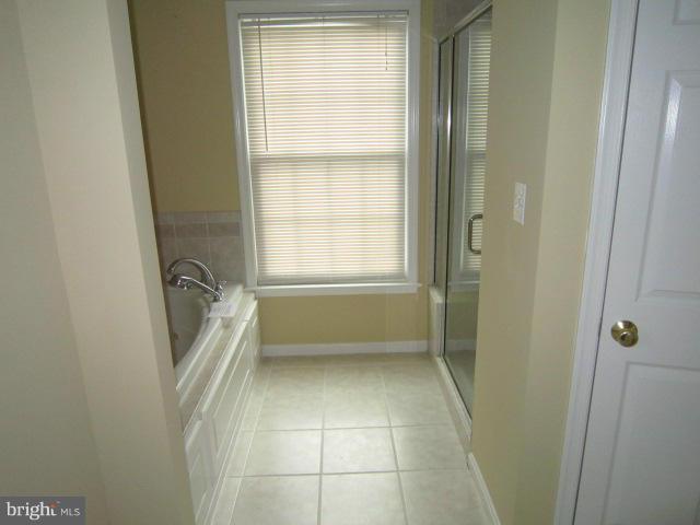 7940 Bennett Branch Road Mount Airy, MD 21771 - Photo 9 of 25 Master bathroom