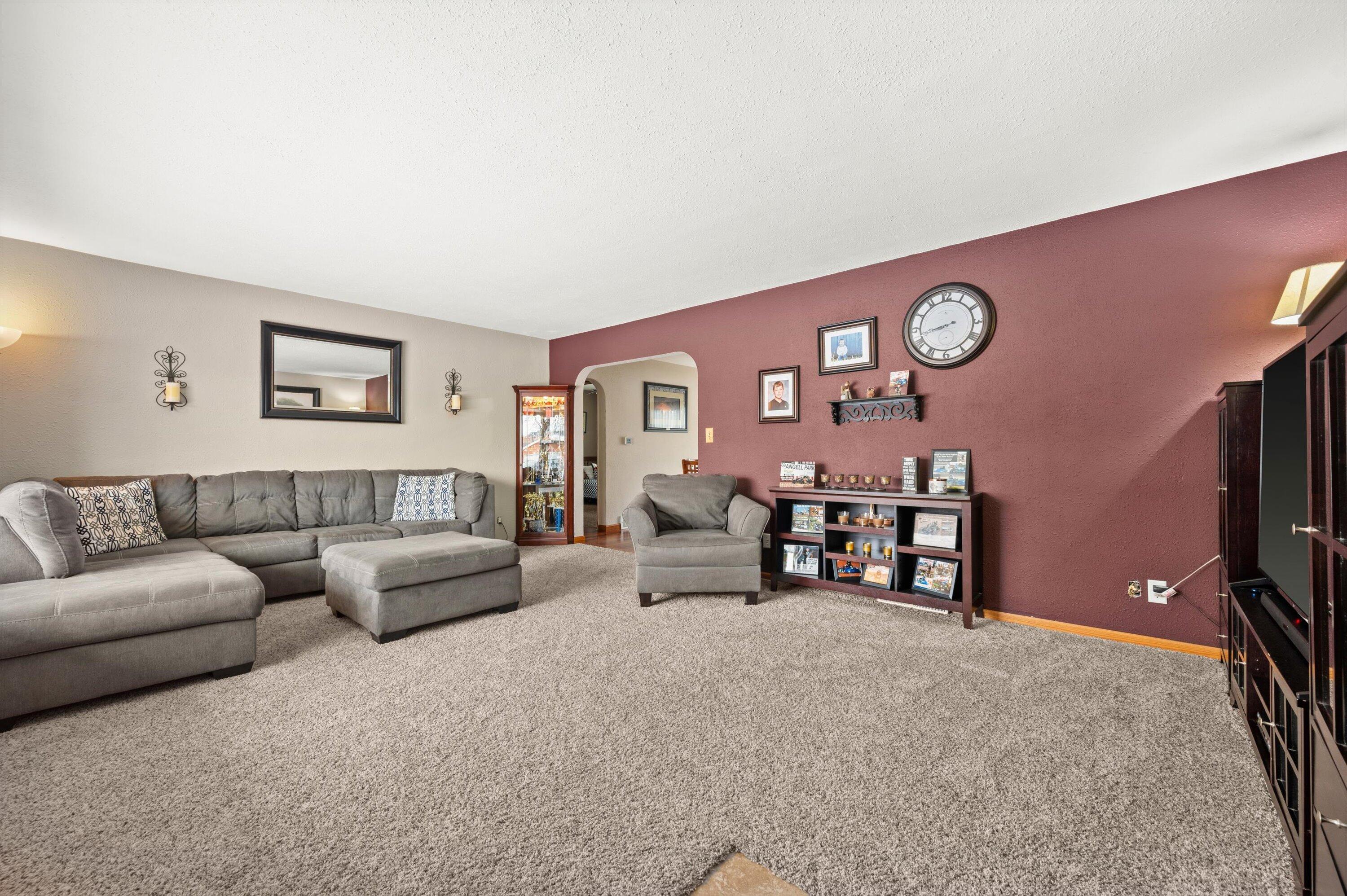 817 Scott Street Beaver Dam, WI 53916 - Photo 2 of 24 Spacious Great Room!
