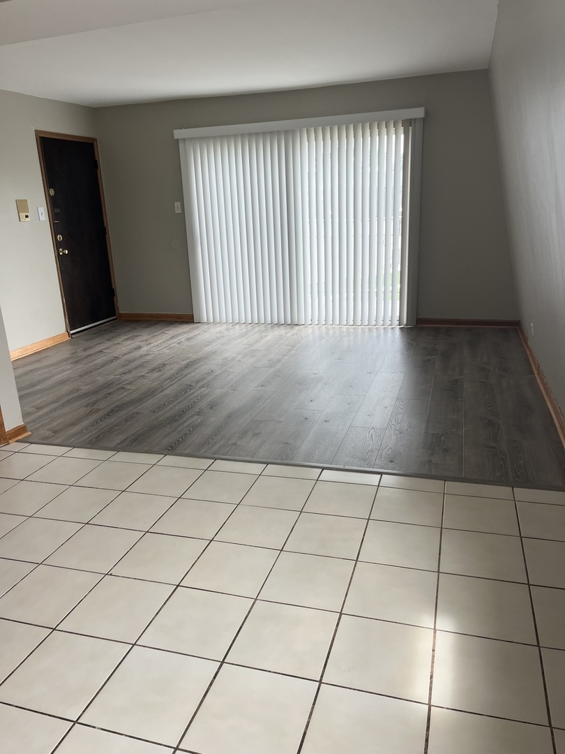 7033 Mather Avenue, Unit 3B Chicago Ridge, IL 60415 - Photo 3 of 9
