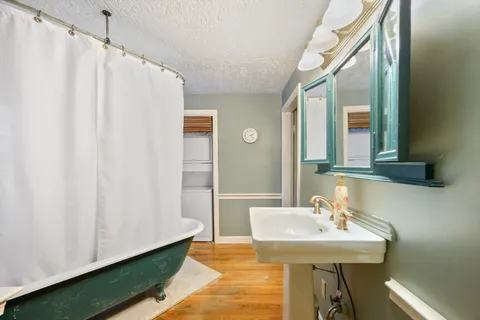 $689,000 | 5 Telegraph Avenue, Hull, MA 02045