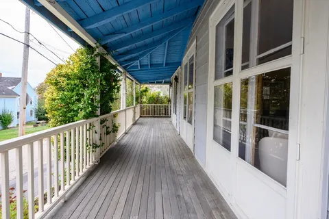 $689,000 | 5 Telegraph Avenue, Hull, MA 02045