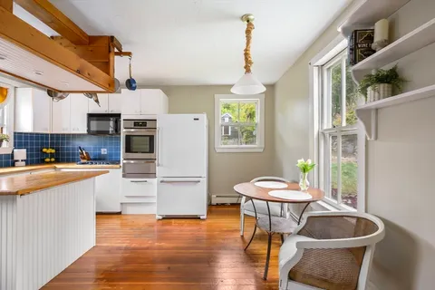 $689,000 | 5 Telegraph Avenue, Hull, MA 02045