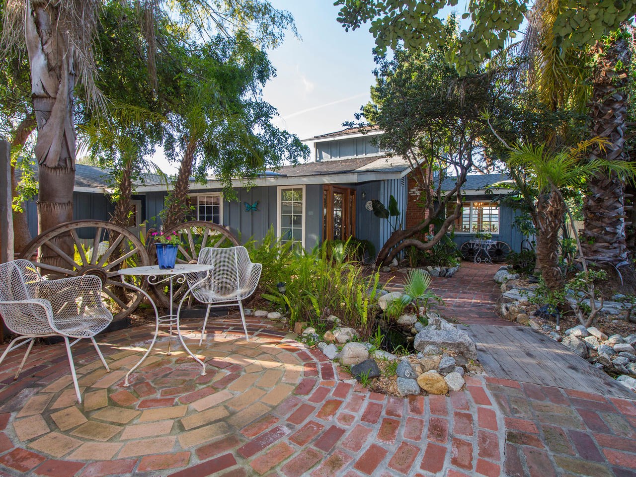 2204 East Mission Road Fallbrook, CA 92028 - Photo 3 of 25