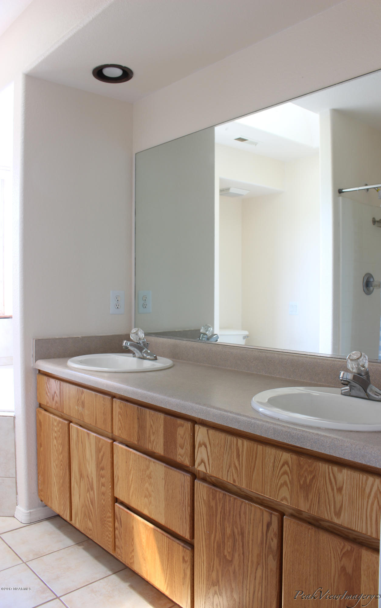 6905 North Bader Road Flagstaff, AZ 86001 - Photo 22 of 30 Master bathroom2