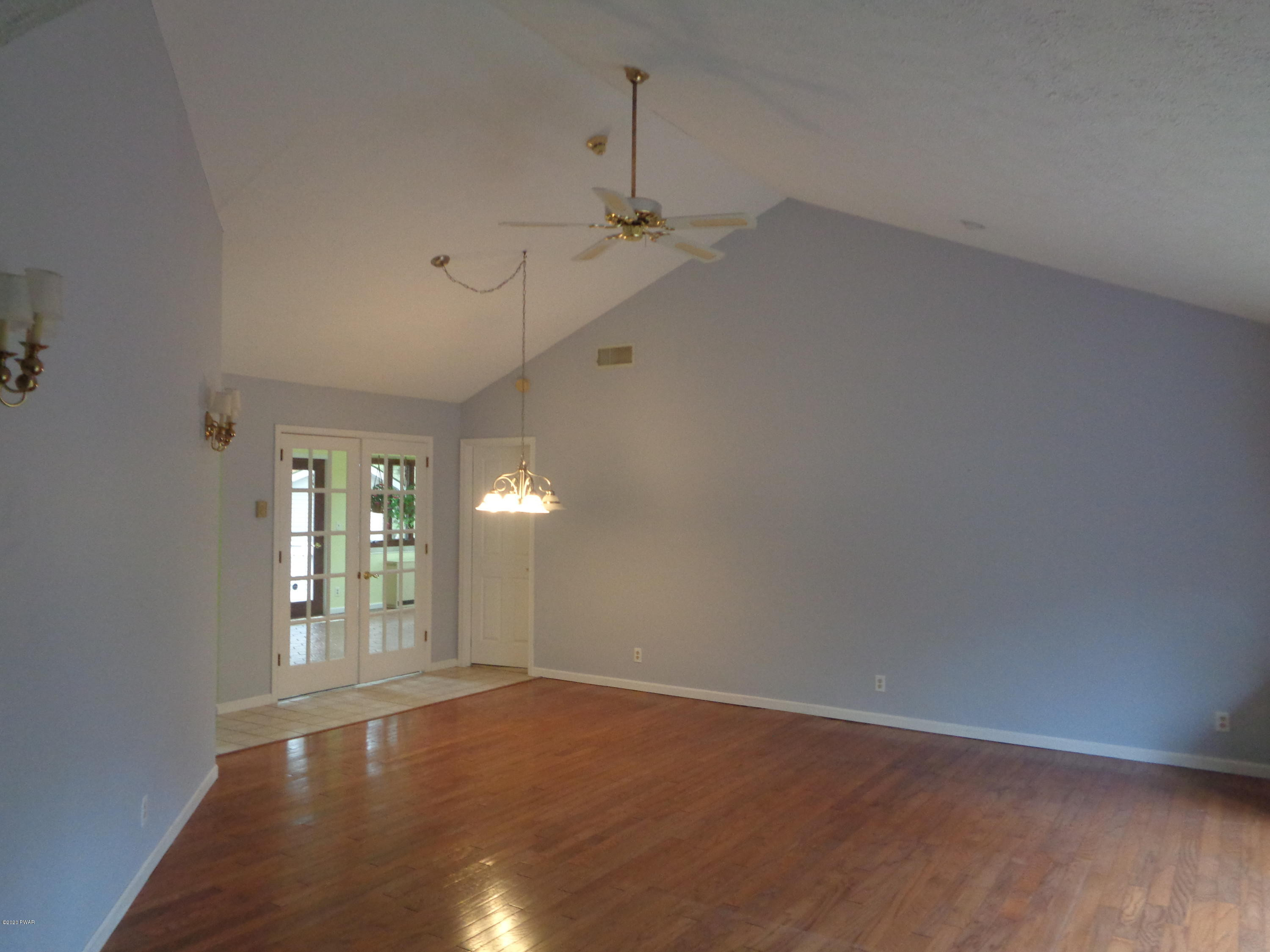 324 Maple Ridge Drive Hawley, PA 18428 - Photo 10 of 30 Living Room