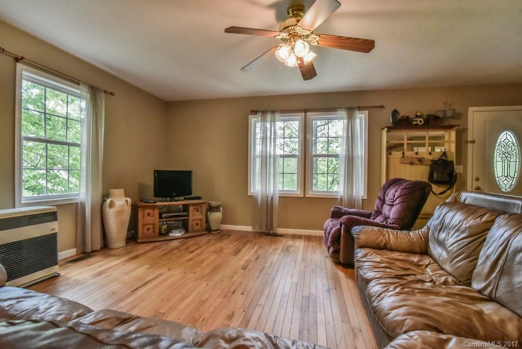 32 Smoke Tree Road Candler, NC 28715 - Photo 9 of 24 Gallery Image 9