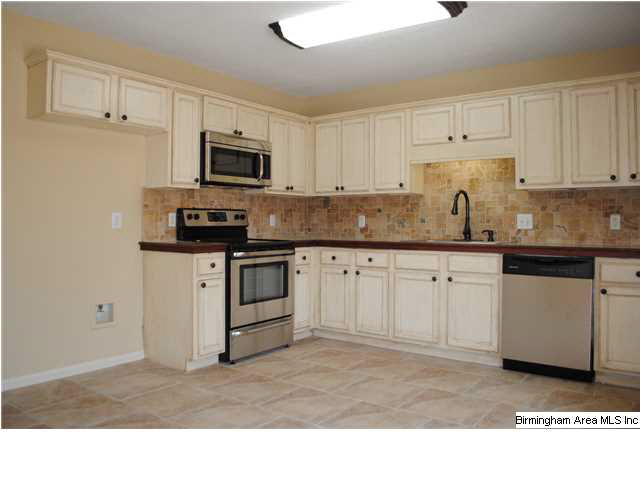 129 Stonehaven Circle West Pelham, AL 35124 - Photo 8 of 31