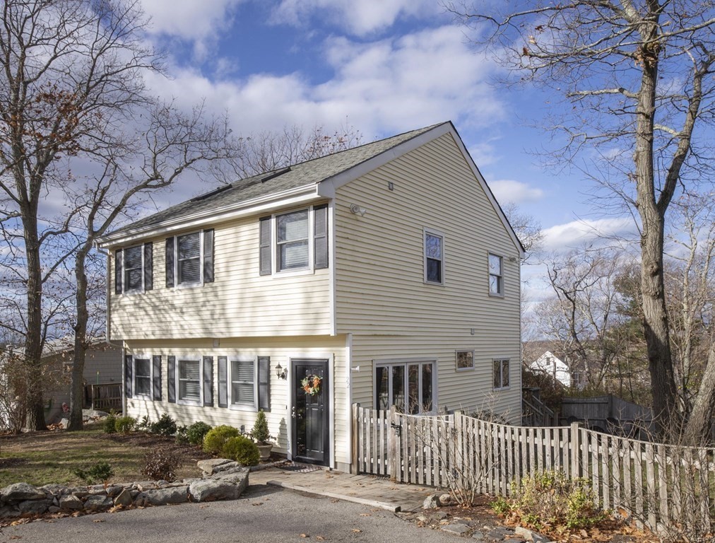 22 Overlook Road Weymouth, MA 02189 - Photo 1 of 28 Gallery Image 1