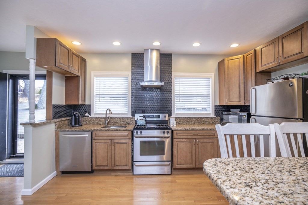 22 Overlook Road Weymouth, MA 02189 - Photo 12 of 28 Gallery Image 12