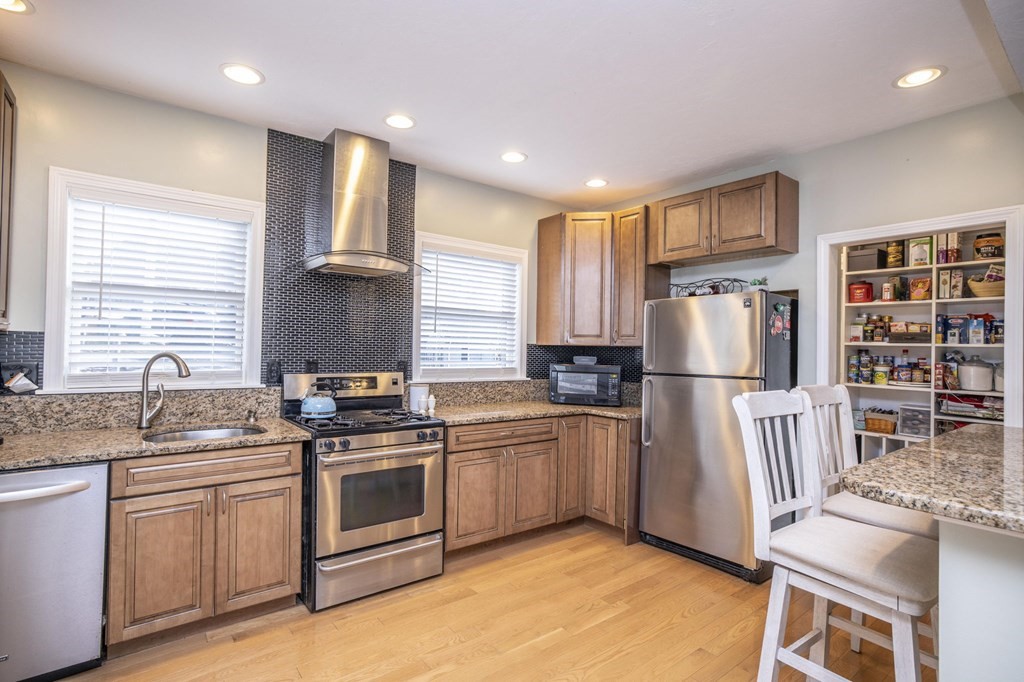 22 Overlook Road Weymouth, MA 02189 - Photo 8 of 28 Gallery Image 8