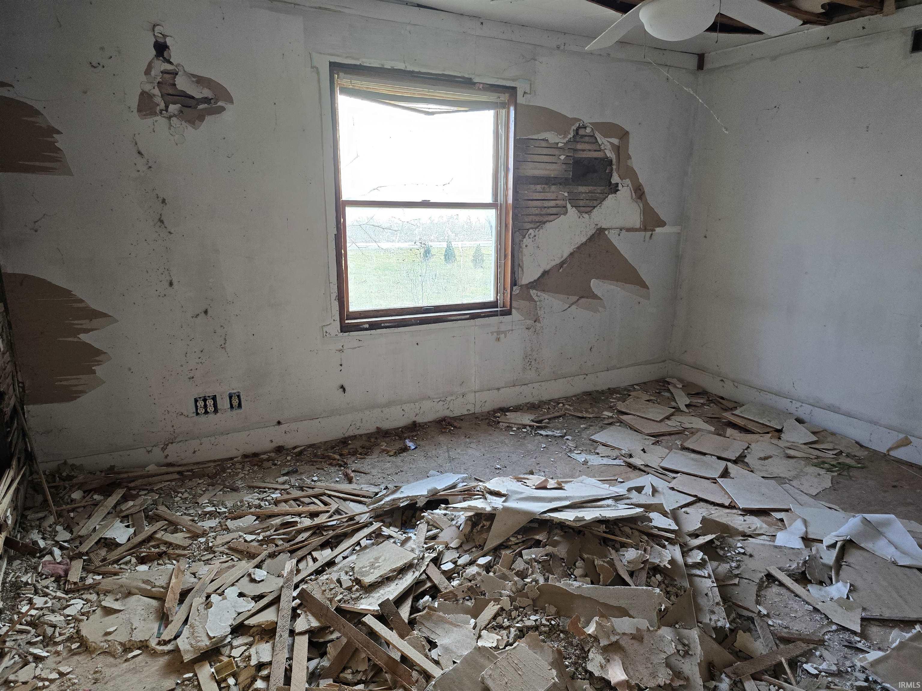 1676 East Division Road Portland, IN 47371 - Photo 7 of 9 Gallery Image 7