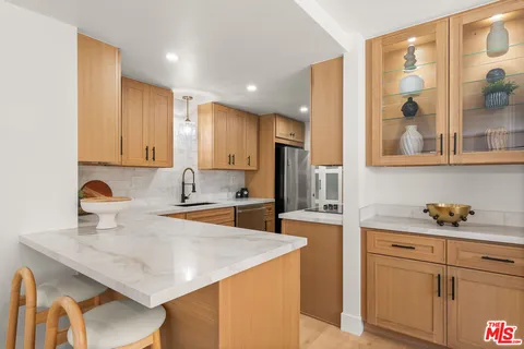 $795,000 | 1 62nd Place, Unit 203, Long Beach, CA 90803