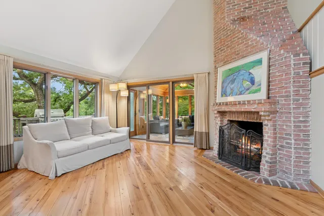 $1,900,000 | 10420 Bluff Circle, Chaska, MN 55318