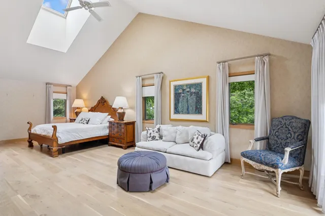 $1,900,000 | 10420 Bluff Circle, Chaska, MN 55318