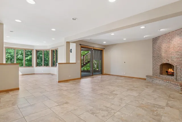 $1,900,000 | 10420 Bluff Circle, Chaska, MN 55318