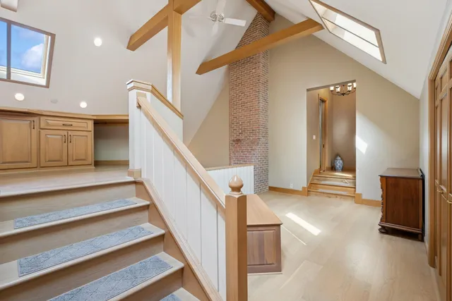 $1,900,000 | 10420 Bluff Circle, Chaska, MN 55318