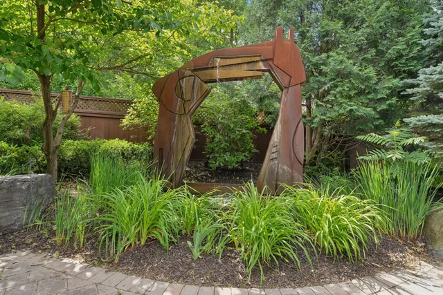 $1,900,000 | 10420 Bluff Circle, Chaska, MN 55318