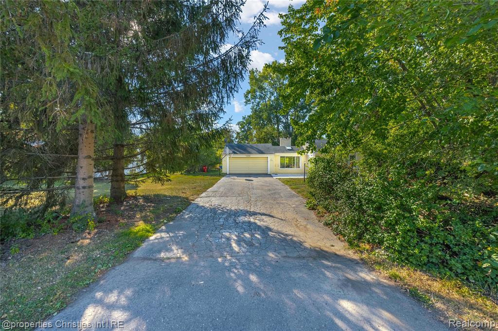 6550 Inkster Road West Bloomfield, MI 48322 - Photo 29 of 39