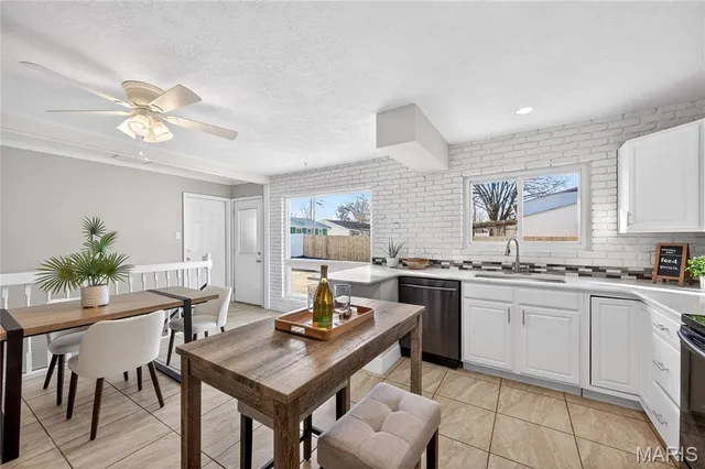 $289,000 | 28 St Lawrence Drive, St. Peters, MO 63376