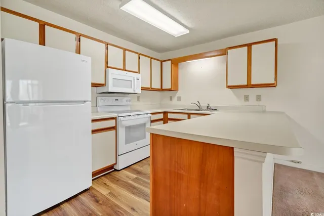 $164,900 | 510 Fairwood Lakes Drive, Unit 19C, Myrtle Beach, SC 29588