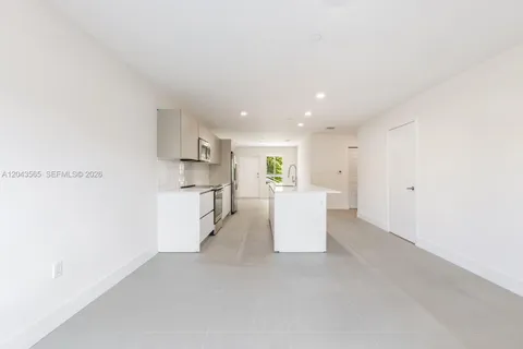 $495,000 | 2505 Northeast 193rd Street, Unit 4108, Miami, FL 33180