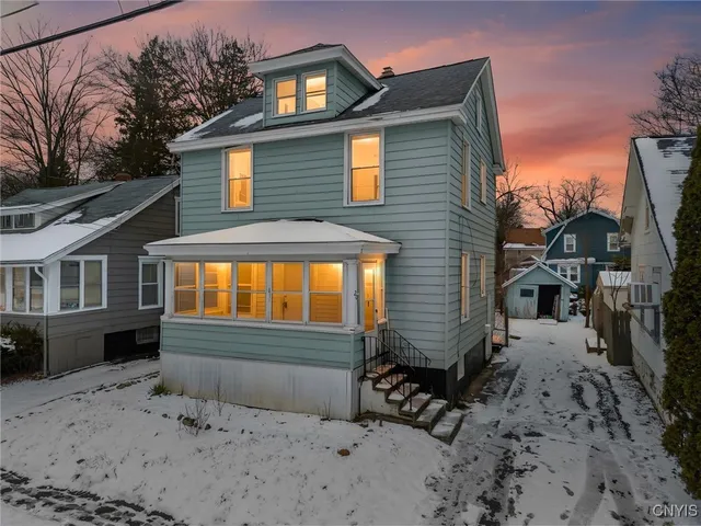 $193,500 | 206 Rosemont Drive, Syracuse, NY 13205