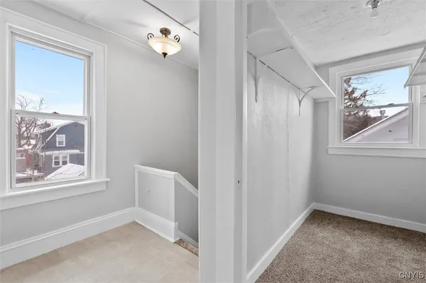 $179,900 | 206 Rosemont Drive, Syracuse, NY 13205