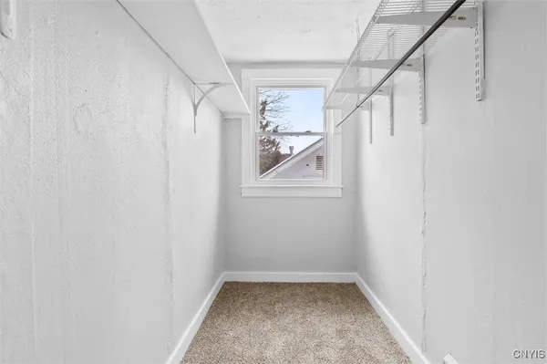 $179,900 | 206 Rosemont Drive, Syracuse, NY 13205