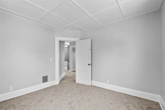 $193,500 | 206 Rosemont Drive, Syracuse, NY 13205