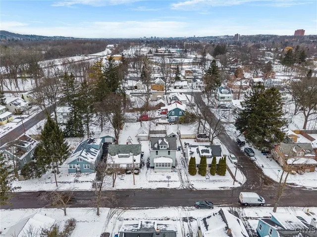 $193,500 | 206 Rosemont Drive, Syracuse, NY 13205