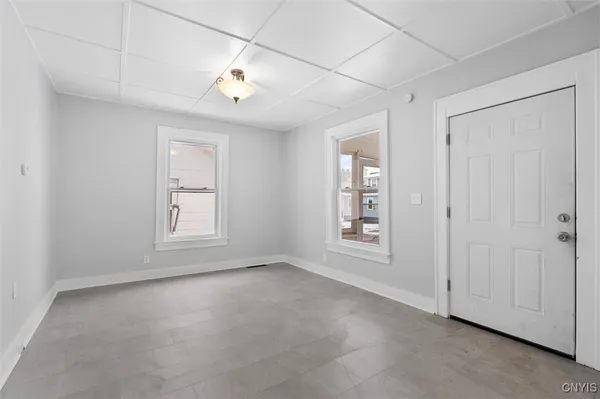 $179,900 | 206 Rosemont Drive, Syracuse, NY 13205