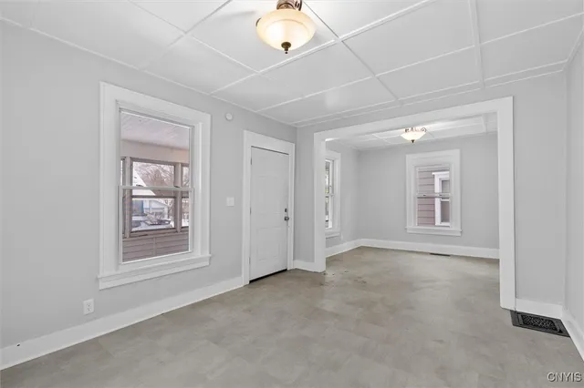 $193,500 | 206 Rosemont Drive, Syracuse, NY 13205