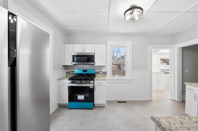 $193,500 | 206 Rosemont Drive, Syracuse, NY 13205