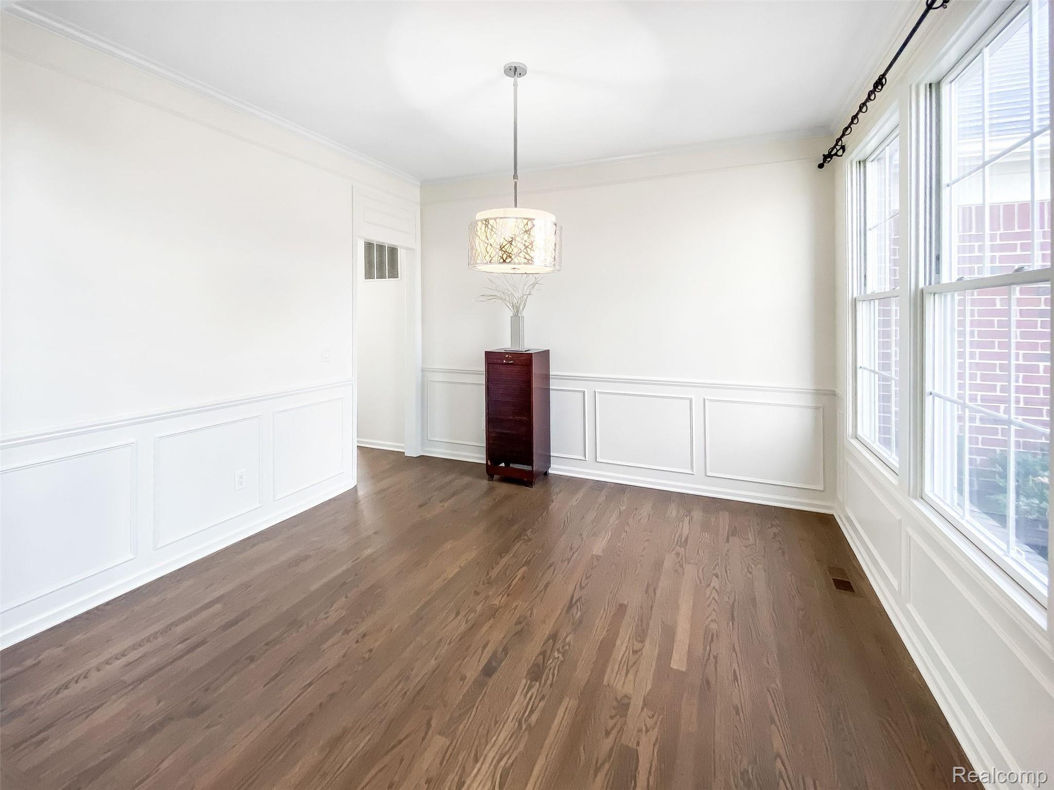632 Bliss Drive Rochester, MI 48307 - Photo 12 of 41 formal dining 3-2.jpg