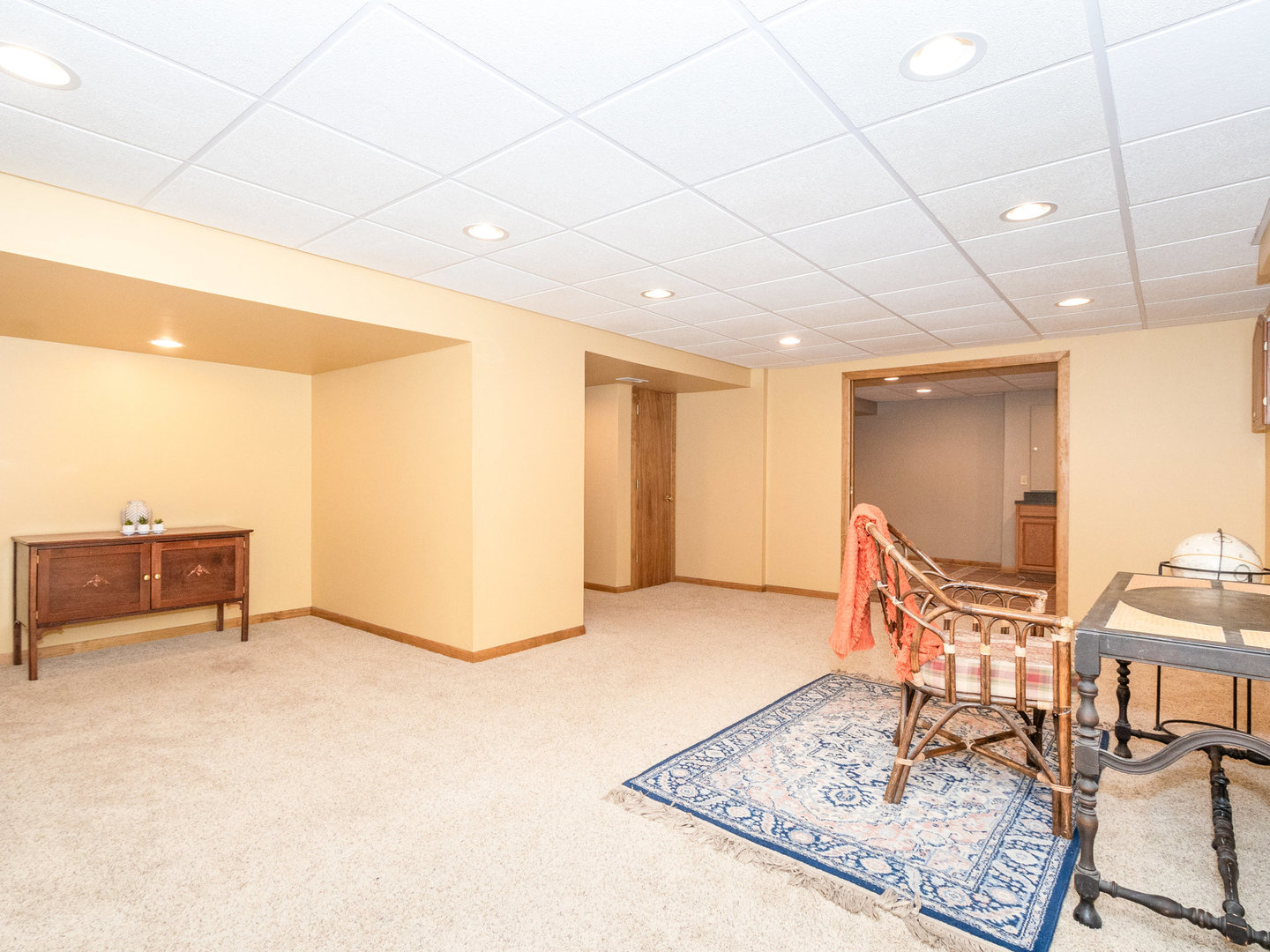 1195 Amaranth Drive Naperville, IL 60564 - Photo 31 of 48 a view of a hallway with workspace