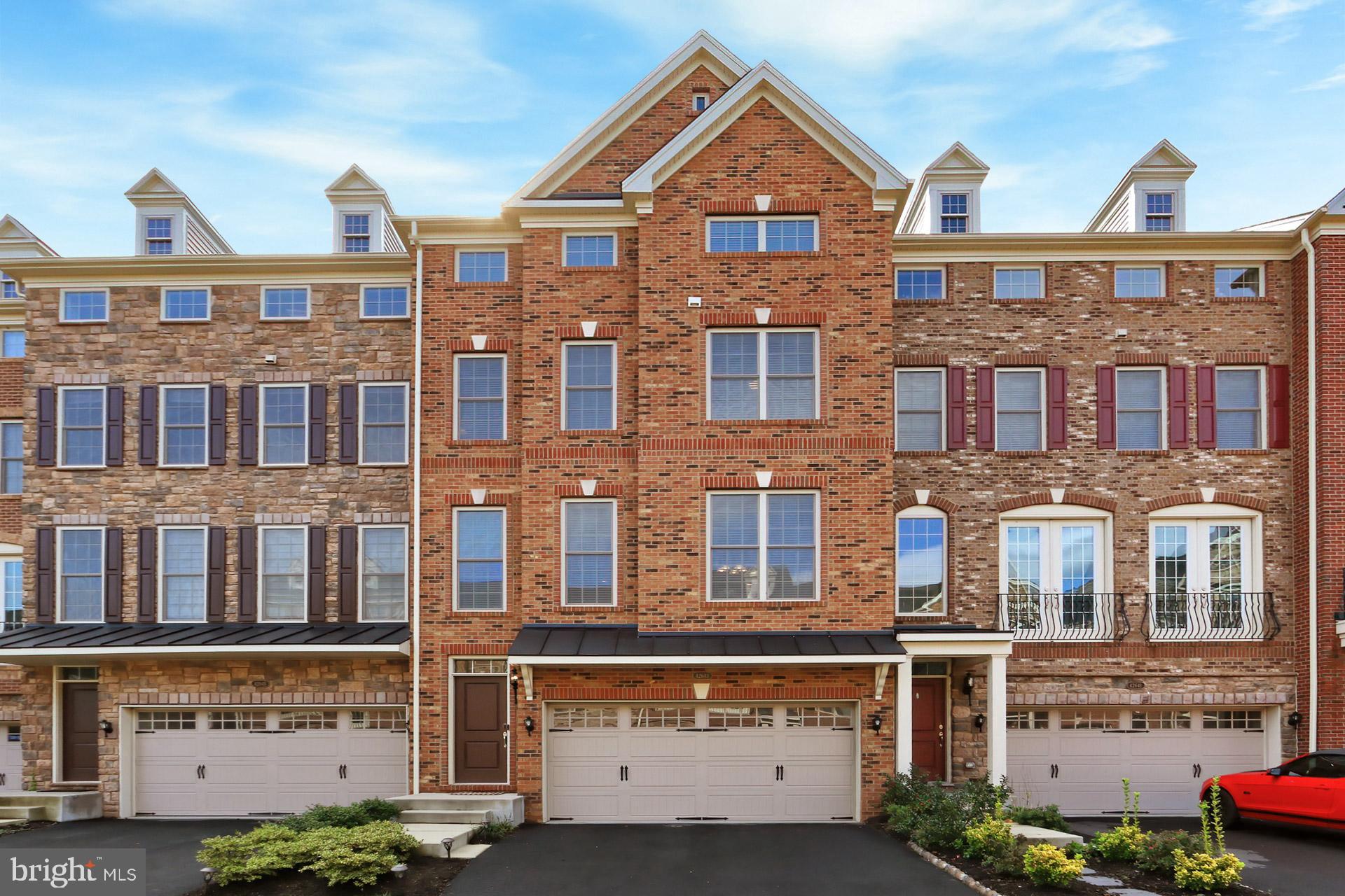 42643 Lancaster Ridge Terrace Chantilly, VA 20152 - Photo 1 of 42 Gallery Image 1