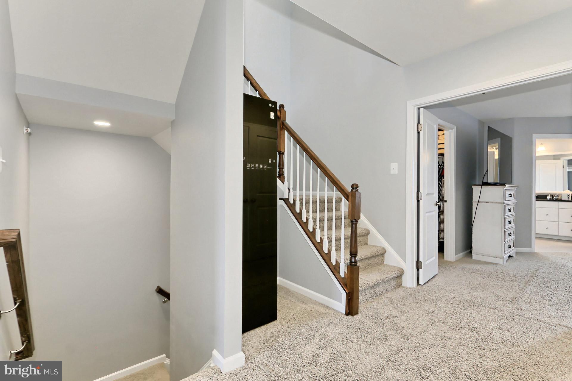 42643 Lancaster Ridge Terrace Chantilly, VA 20152 - Photo 18 of 42 Hallway on Upper 1 Bedroom Level