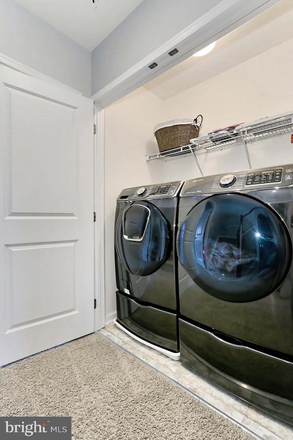 42643 Lancaster Ridge Terrace Chantilly, VA 20152 - Photo 27 of 42 Washer/Dryer Bedroom Level