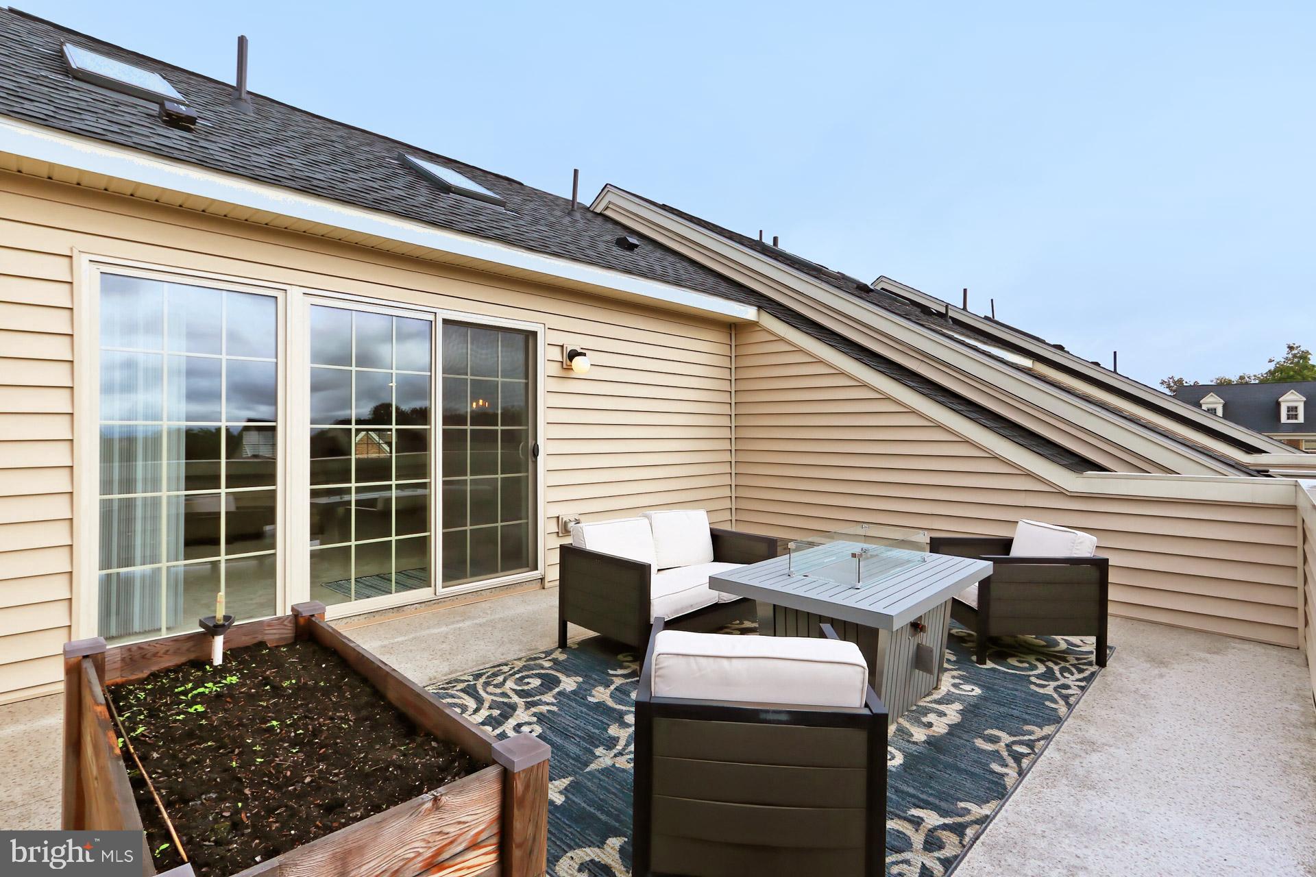 42643 Lancaster Ridge Terrace Chantilly, VA 20152 - Photo 35 of 42 Rooftop Terrace