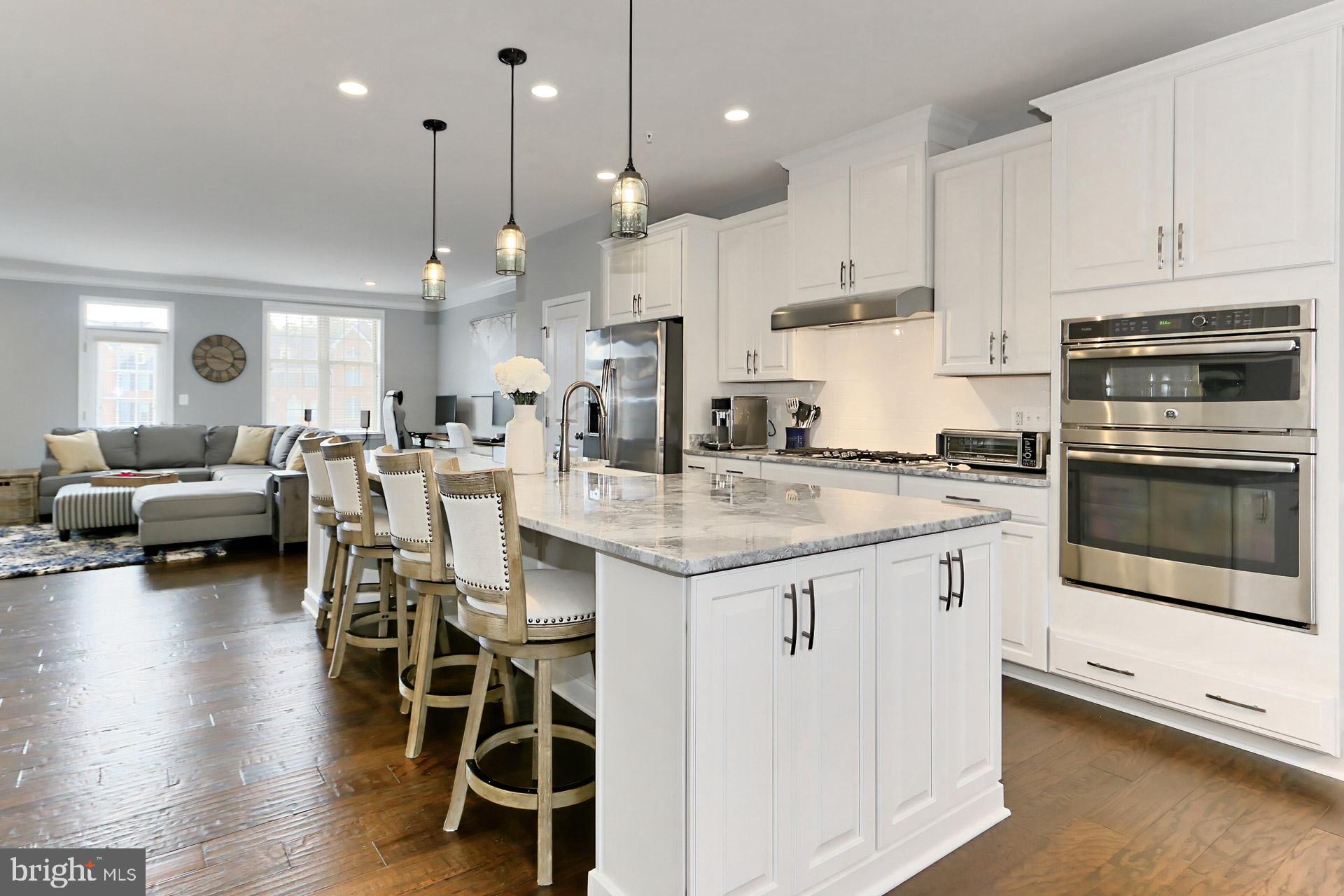 42643 Lancaster Ridge Terrace Chantilly, VA 20152 - Photo 7 of 42 Kitchen island