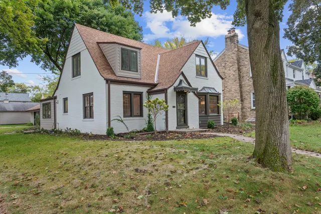 $849,900 | 2578 North 88th Street, Wauwatosa, WI 53226