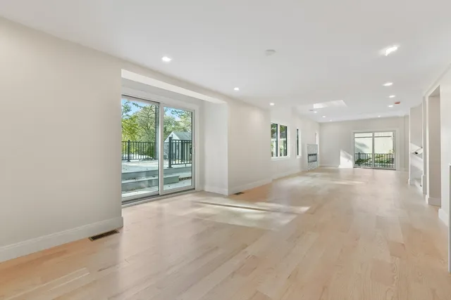 a view of livingroom with furniture