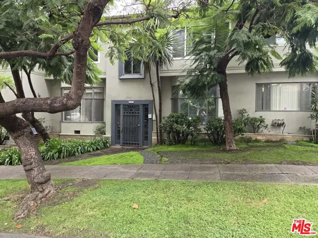 $699,999 | 10404 Ilona Avenue, Unit 2, Los Angeles, CA 90064