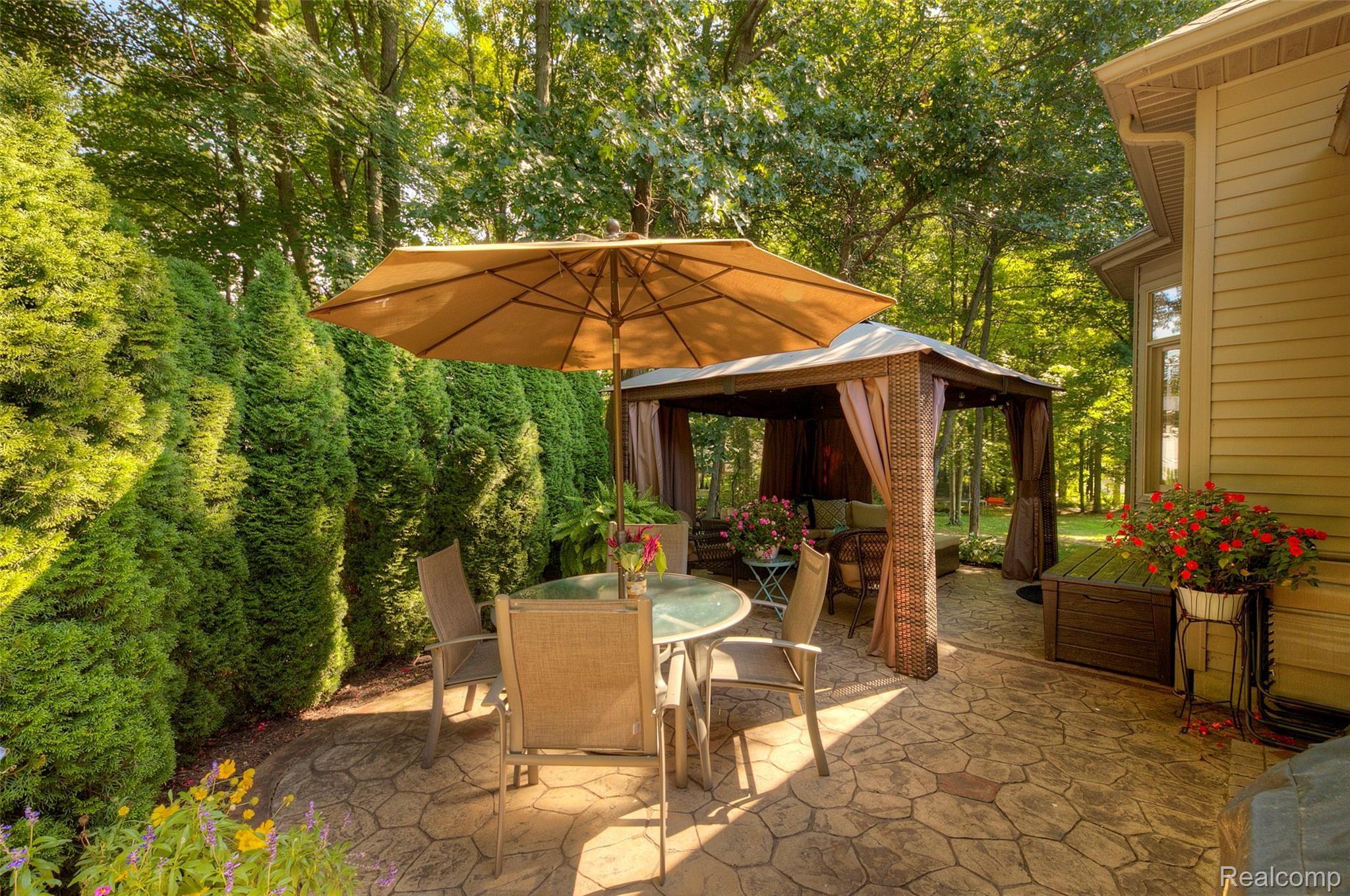 3100 Ridley Way Howell, MI 48843 - Photo 50 of 55 Patio.jpg