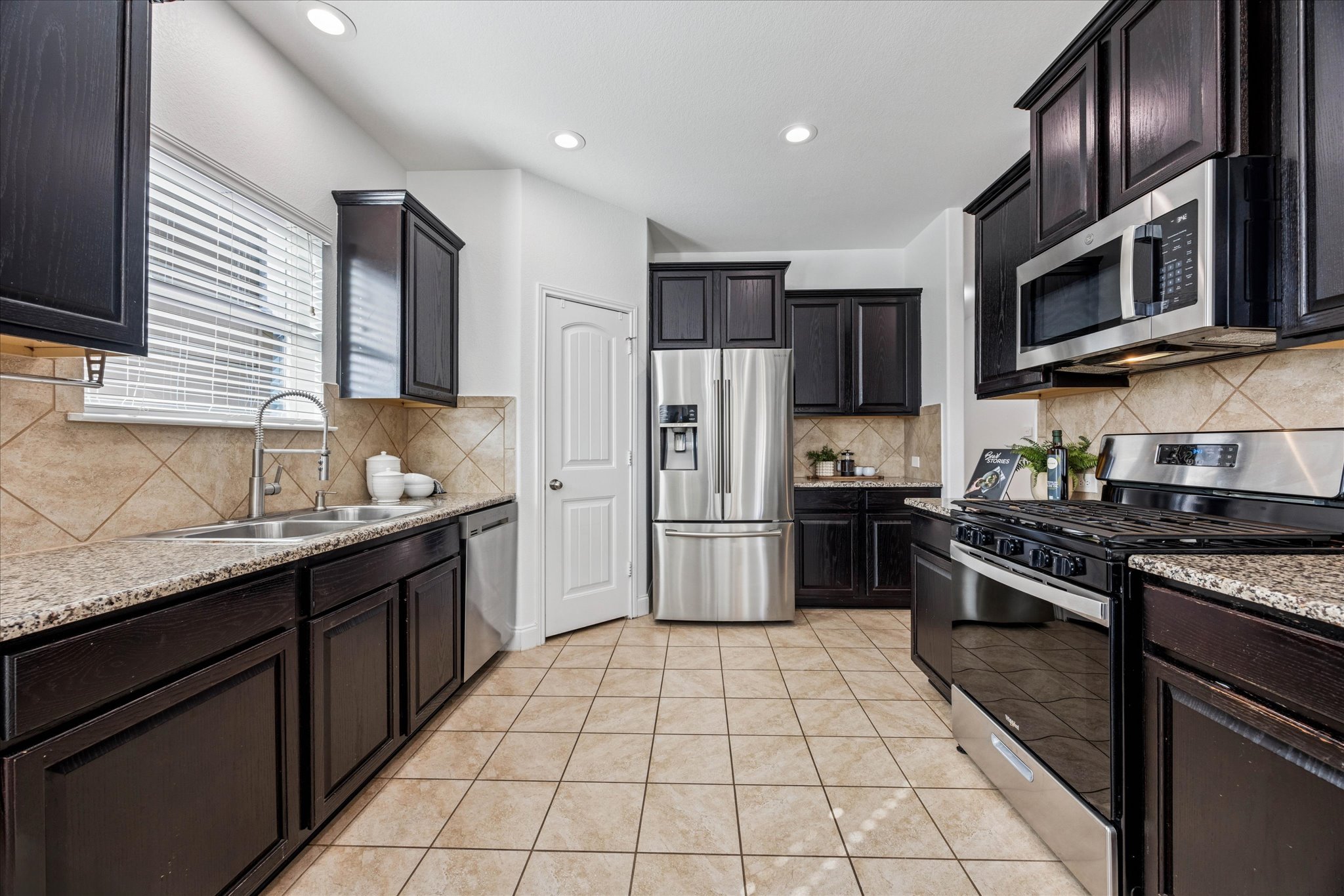 1412 Elbe Street Pflugerville, TX 78660 - Photo 11 of 32 ***Save On Your Monthly Payment!! Ask Us about the Seller Interest Rate Buy Down Incentive***