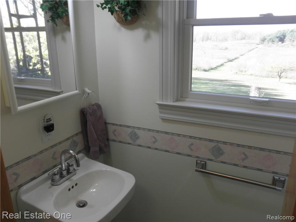 1452 South Crawford Road Deford, MI 48729 - Photo 28 of 49 First floor Lav.JPG