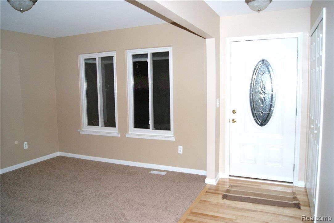 43470 Proctor Road Canton, MI 48188 - Photo 10 of 19 LIVING RM AND ENTRY